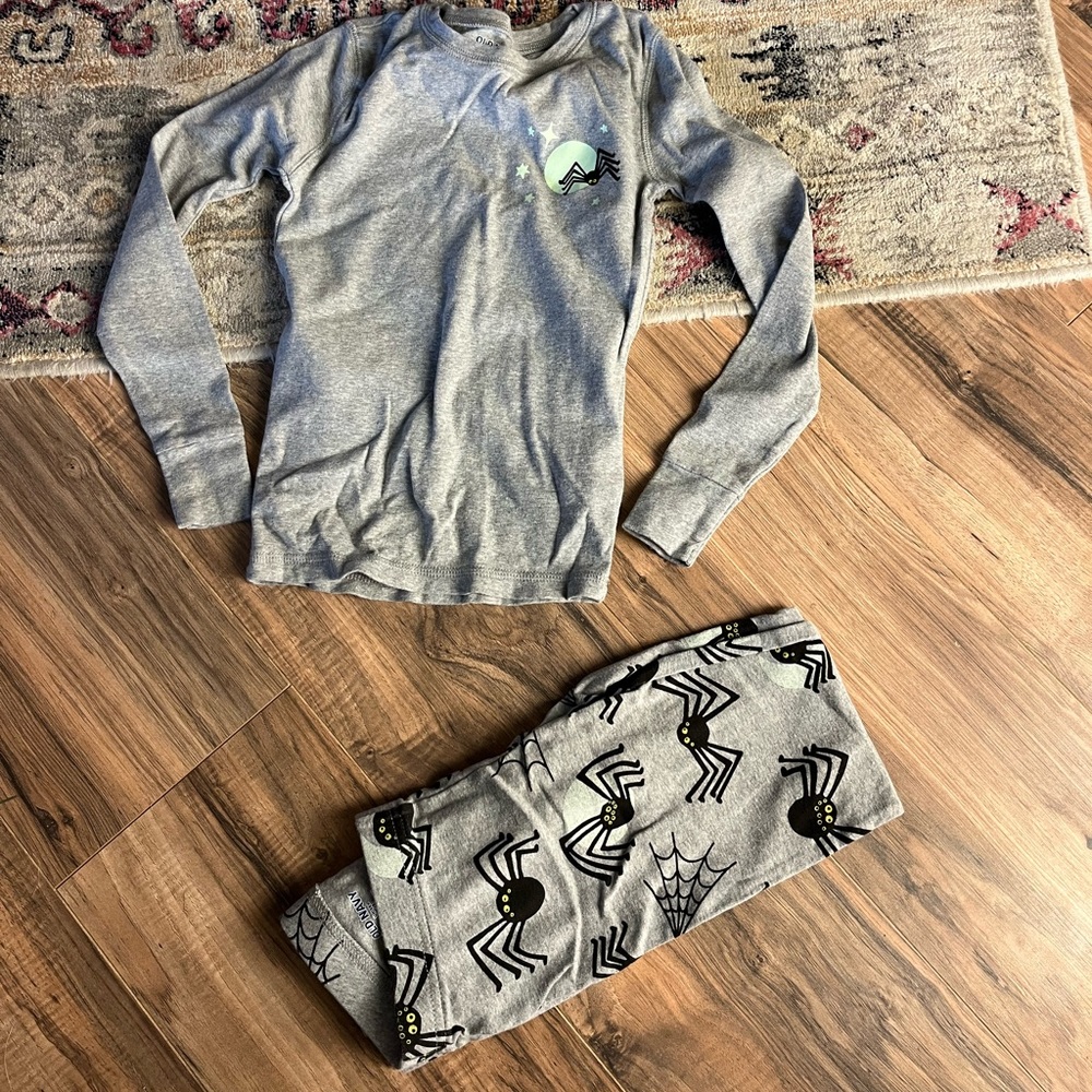 Kid’s Old Navy Halloween Pajama Set